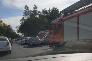 Cinci persoane la spital, printre care doi copii, în urma unui accident de circulaţie, în Calea Șagului