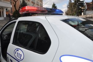 Bărbat din Livezile, reţinut după ce a jefuit o tânără la Bistriţa, ameninţând-o cu cuţitul