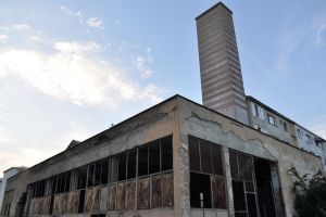 De ce va fi demolat un punct termic din Bistriţa care trebuia să fie transformat într-o parcare supraetajată