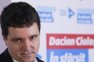 Remember/ DOSAR penal pentru finanţarea USR. Zeci de oameni fără adăpost ar fi sponsorizat partidul/ surse