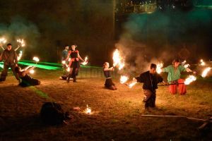 Mii de oameni s-au bucurat de atmosfera medievală recreată vreme de 4 zile în Cetatea de ...