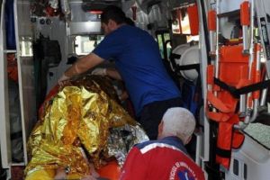 Un botoşănean a luat foc încercând să stingă incendiul care i-a cuprins gospodăria. A fost preluat de un elicopter SMURD