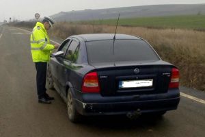 Noapte cu ghinion pentru doi tineri din Alba. Aceştia au fost surprinşi fără permis sau cu dreptul de conducere suspendat
