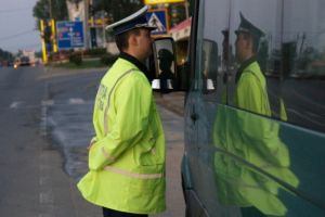 Sancţiuni pentru transportatorii ilegali de călători. Peste 4.400 de autovehicule au fost controlate de Poliţia Prahova