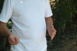 Un „rege” al pădurii ne învaţă CUM SĂ GONIM ursul!