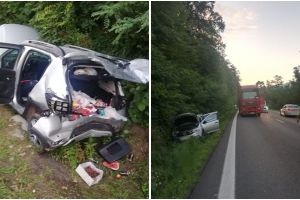 FOTO Accident pe DN7  între Sibiu şi Râmnicu Vâlcea – Maşină zburată de pe carosabil