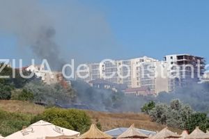 Incendiu in zona Casei Casatoriilor din Constanta (galerie foto)