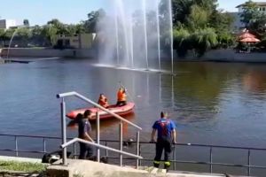 BREAKING NEWS: Un bărbat s-a aruncat în lacul de la Pădurice
