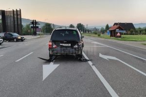 Patru persoane au fost rănite după ciocnirea a două maşini pe E 85, la intersecţia cu ...