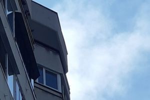 ACUM! Incendiu pe strada Pandurilor la un apartament de la etajul 9!