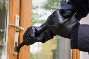 Un bărbat din Harghita a venit la Sibiu pus pe furat – A spart o casă de pe strada Xenopol