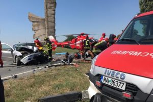Trafic blocat pe DN 7, la Păuliş, în urma unui accident. Una dintre victime, adusă la Timişoara