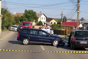 A adormit la volan şi a intrat într-o altă maşină