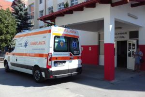 Copil lovit de o maşină – A trecut strada pe trotinetă fără să se asigure