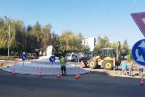 Noul sens giratoriu din Mioveni, aproape gata