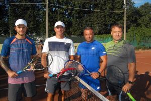S-a dat startul la cea de-a doua ediţie a Cupei Select la tenis dublu