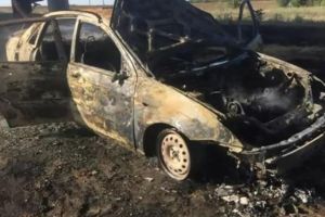 Gest EXTREM! Un tânăr a postat un mesaj pe Facebook apoi ȘI-A DAT FOC în maşină