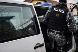 Perchezitii la spargatori de masini din Ploiesti