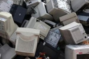 Primăria Bacău colectează deşeuri de echipamente electrice şi electronice