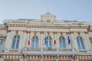 Preşedintele Iohannis vs CJ Bacău. Palatul Administrativ şi parcarea mai aşteaptă!