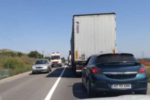 FOTO. Trafic BLOCAT pe centura municipiului Alba Iulia. Se execută lucrări de marcaje la partea carosabilă