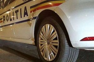 Tânăr găsit inconştient pe stradă la Sibiu – Poliţiştii i-au acordat primul ajutor