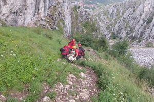 UPDATE: Acţiune SALVAMONT Alba pentru evacuarea unui băiat de 15 ani, rănit pe traseul de la Piatra Secuiului, zona Rîmetea
