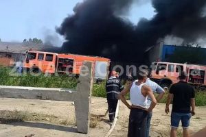 Focul de pe strada Interioara a afectat cinci hale! Garda de Mediu Constanta, la locul incidentului. Cum a pornit totul (galerie foto)
