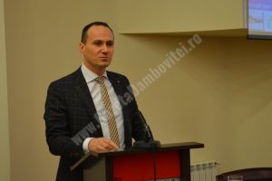 Liberalii târgovişteni acuză Primăria municipiului că îi jigneşte şi ameninţă