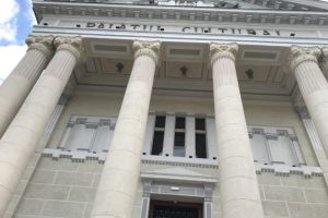 Titluri şi distincţii pentru personalităţile arădene cu merite deosebite. Cine sunt acestea