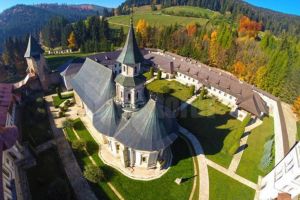 Simpozionul „Credinţă. Cultură. Transmitere” la Mănăstirea Putna