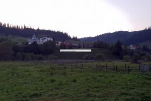La români, modelul relaţiilor între oameni îl dă satul