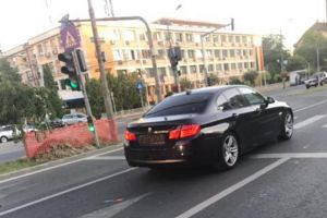 Amenzi pentru romii prinşi circulând fără sau cu plăcuţele de înmatriculare montate aiurea