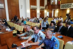 La informarea privind votul în străinătate au participat 2 (doi) suceveni din diaspora şi ...