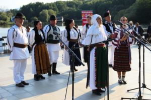 FOTO Toamna începe cu Festivalul „Tarafuri şi Famfare” la Muzeul în Aer Liber
