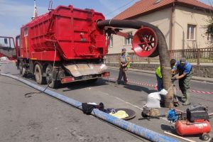 FOTO. Tehnologie de ultimă oră! Fără săpături pe b-dul Octavian Goga