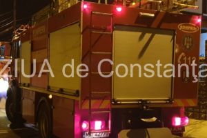 Incendiu, izbucnit pe strada Badea Cartan din Constanta. Intervin pompierii