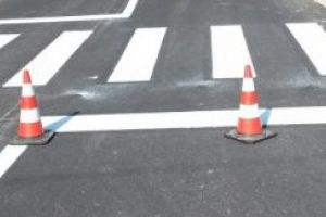 Vopsirea marcajelor pe străzile Vulturilor şi László Ferenc