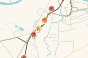 Blocaj la intrarea în Alba Iulia dinspre Sebeş. Lucrările sunt oprite pe timpul zilei, la fel şi traficul rutier