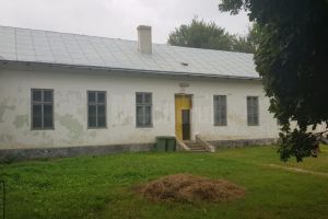 Soarta tristă a şcolilor din satele mici. ...