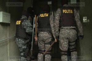 Opt percheziţii în Timişoara la proxeneţi care trimiteau prostituate pe Aradului şi Lugojului