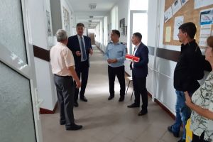 Prefectul Dan Șlincu, controale inopinate în şcoli