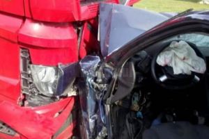Sucevean mort după ce a intrat cu autoturismul într-un autotren