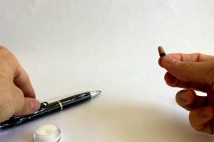 Copiuţe hi-tech: Patru tineri bihoreni, daţi afară de la Bac, după ce au încercat să folosească pixuri inteligente