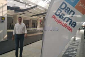 VIDEO Dan Barna, la Botoşani: „Moldova este o zonă care a rămas, mă refer aici la infrastructură, ruptă de România din toate direcţiile”