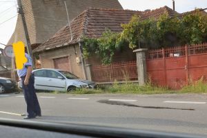 Încă un accident la Uileacu de Criş. O femeie a ajuns la spital 