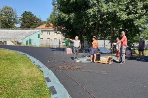 Noua pistă de atletism de la stadionul municipal va fi funcţională de săptămâna viitoare