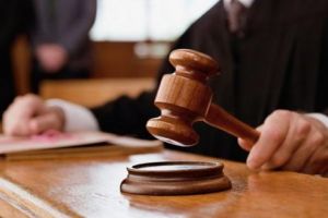 Ore de coşmar pentru un tânăr abuzat de mai multe persoane, dintre care unele din Aiud. Condamnări într-un dosar instrumentat de procurorii din Hunedoara