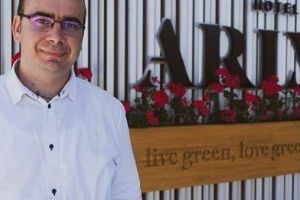 Profesorul din Botoşani, care a făcut credit pentru a-şi duce elevii în excursie, a plecat să muncească în Spania