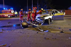 FOTO Accident pe şoseaua Alba Iulia – Persoană încarcerată